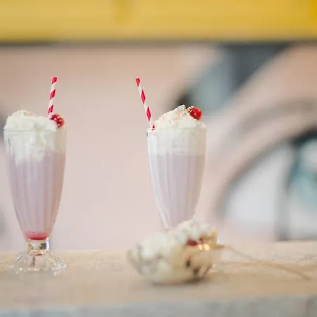 Apartman Popart Insolite Jacuzzi,sauna & Parking Free *