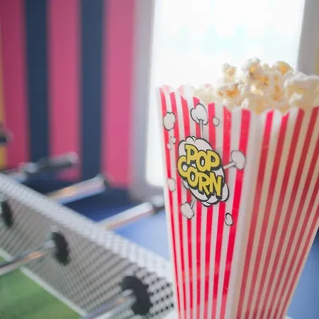 Lägenhet Popart Insolite Jacuzzi,sauna & Parking Free