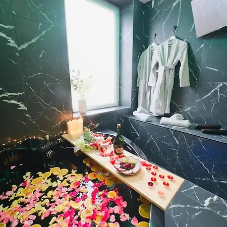 Popart Insolite Jacuzzi,sauna & Parking Free *