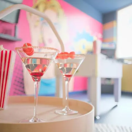 Popart Insolite Jacuzzi,sauna & Parking Free Lägenhet