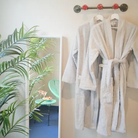 Apartment Popart Insolite Jacuzzi,sauna & Parking Free